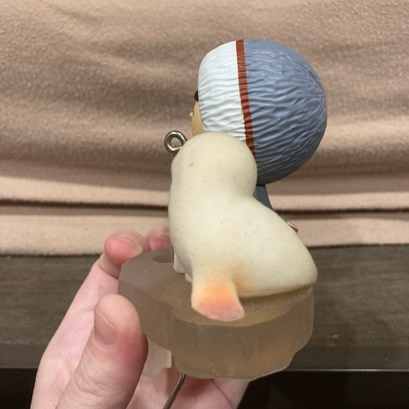 1985 Hallmark FrostyFriends/PolarPals Stocking Hanger - Picture 4 of 8